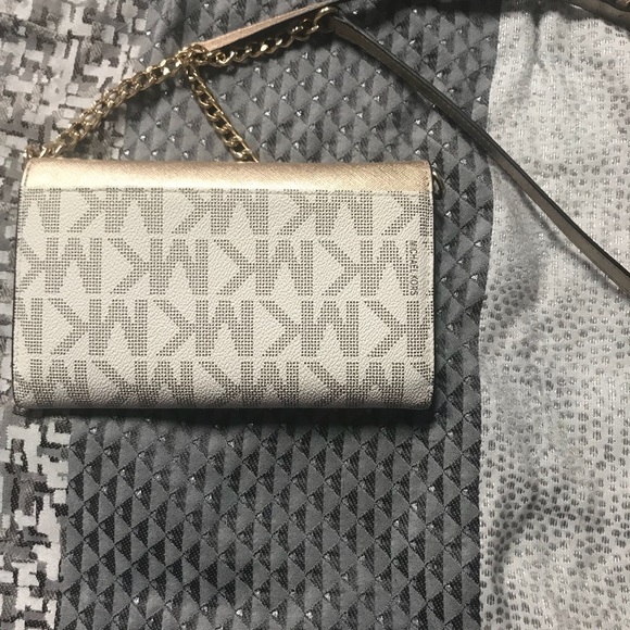 Michael Kors Crossbody - Picture 3 of 3